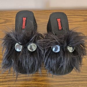 Demonia Black Fuzzy Monster Slide Sandals with Googly Eyes Size 7 NWOT!